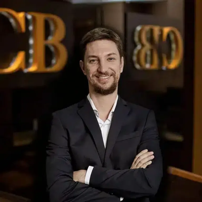 Juan Lara Chao Implantes y cirugía oral