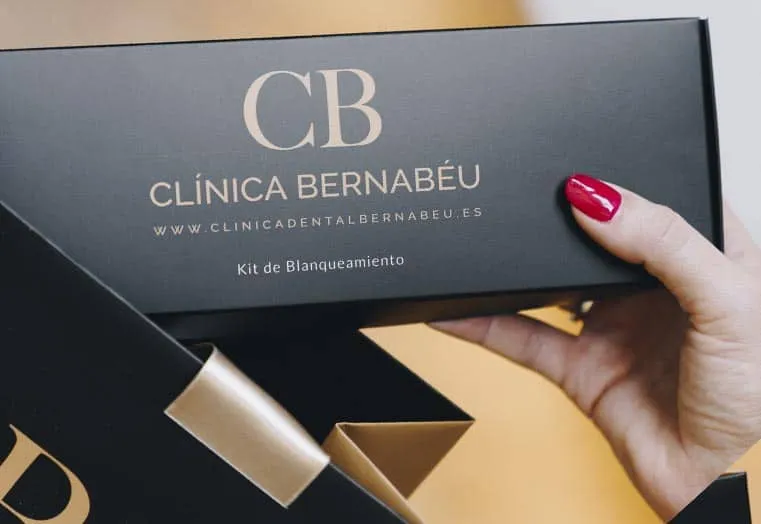 Kit de blanqueamiento dental para uso en casa de Clínica Dental Bernabéu